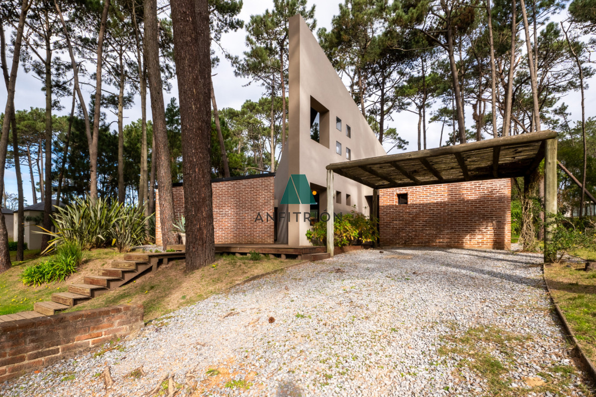 Casa ID.489 - Laguna Blanca 4 dormitorios y servicio