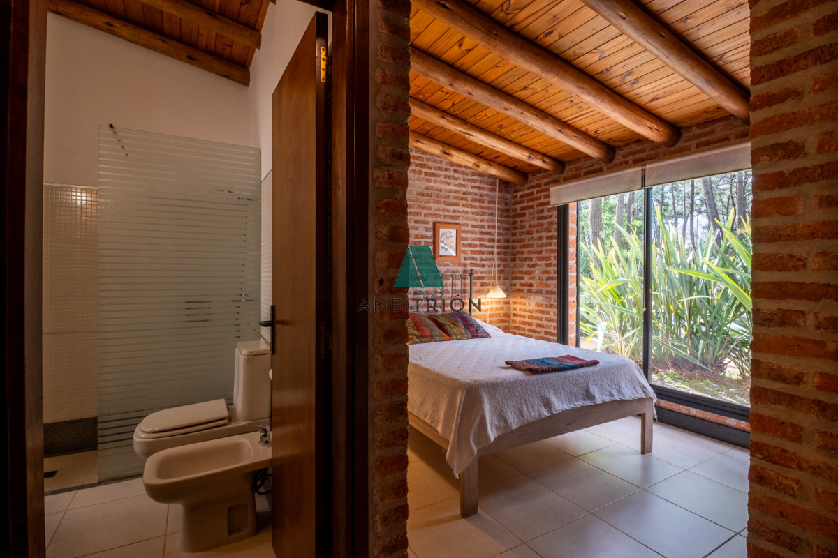 Casa ID.489 - Laguna Blanca 4 dormitorios y servicio