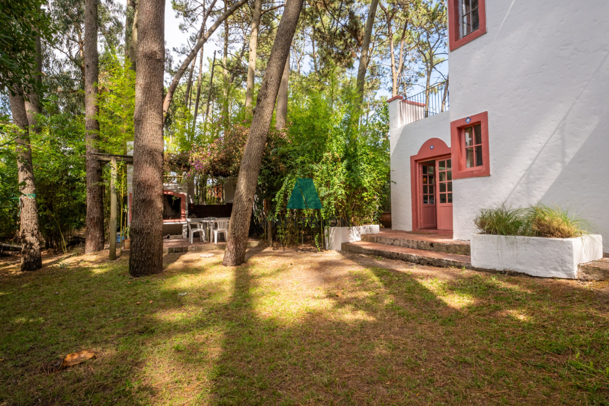 Casa ID.89 - Casa de estilo en Pinares, 4 habitaciones y 3 baños