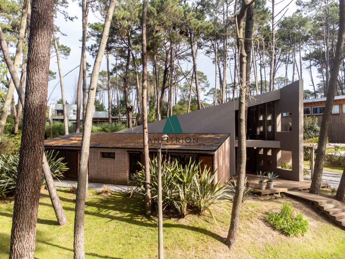 Casa ID.489 - Laguna Blanca 4 dormitorios y servicio