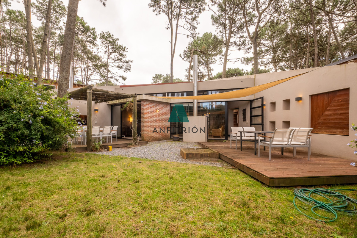 Casa ID.489 - Laguna Blanca 4 dormitorios y servicio