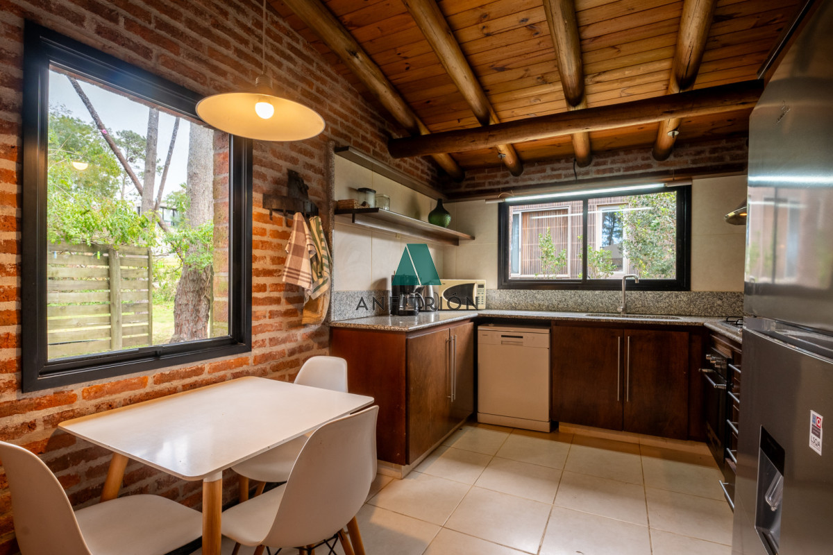 Casa ID.489 - Laguna Blanca 4 dormitorios y servicio