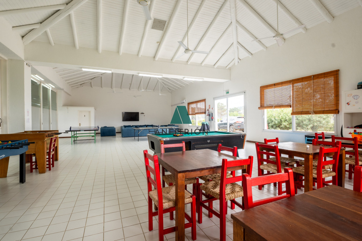 Casa ID.489 - Laguna Blanca 4 dormitorios y servicio
