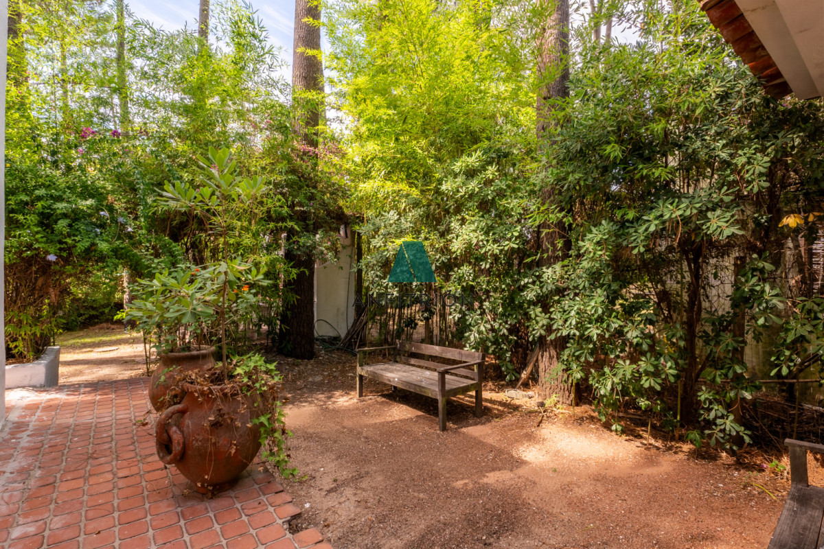 Casa ID.89 - Casa de estilo en Pinares, 4 habitaciones y 3 baños