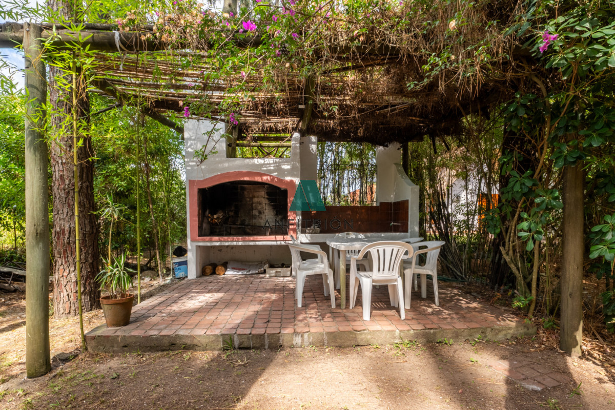 Casa ID.89 - Casa de estilo en Pinares, 4 habitaciones y 3 baños