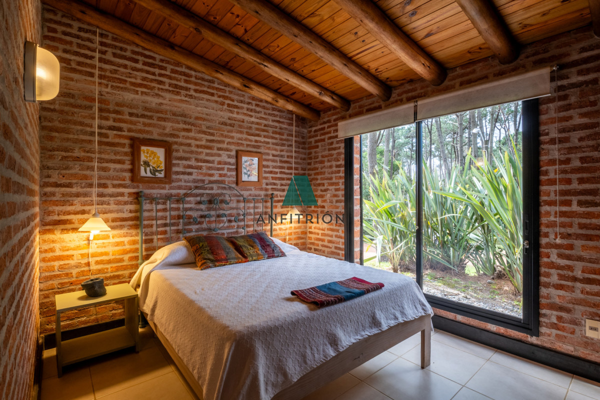 Casa ID.489 - Laguna Blanca 4 dormitorios y servicio
