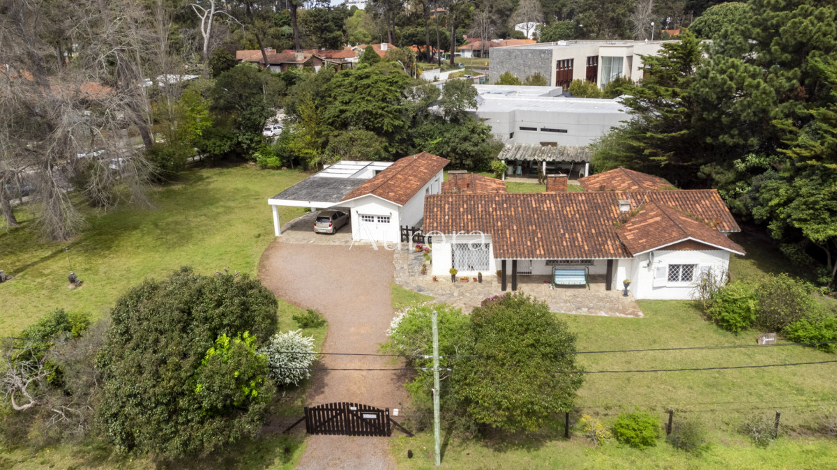 Casa ID.633 - Venta casa Cantegril 