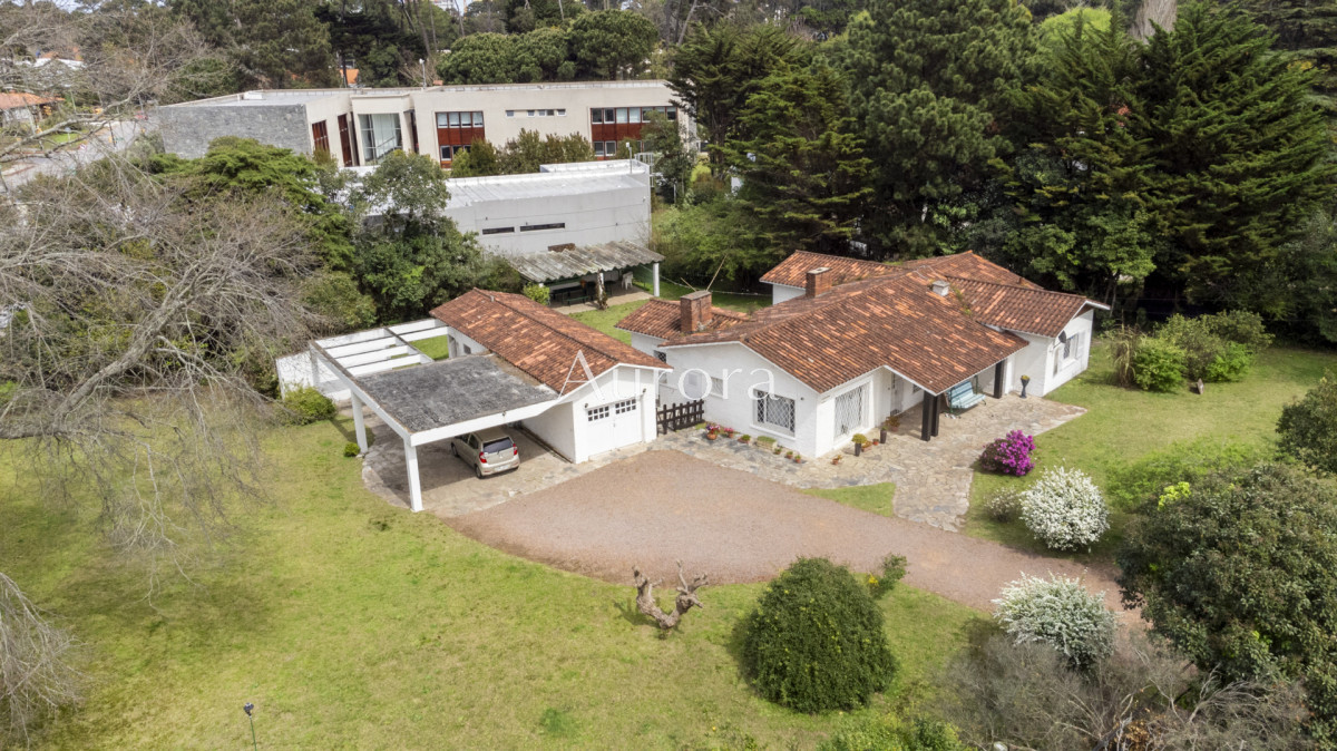 Casa ID.633 - Venta casa Cantegril 