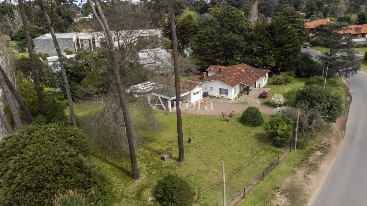 Casa ID.633 - Venta casa Cantegril 