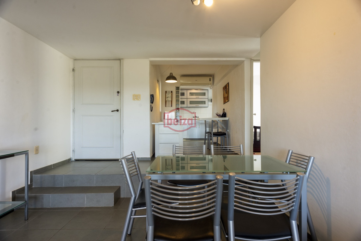 Apartamento ID.166301/Espectacular-departamento-de-1-dormitorio-recilado-en-venta-frente-al-mar - 2 dormitorios y garage Roosevelt - Punta del Este