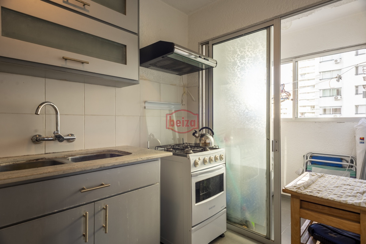 Apartamento ID.166301/Espectacular-departamento-de-1-dormitorio-recilado-en-venta-frente-al-mar - 2 dormitorios y garage Roosevelt - Punta del Este