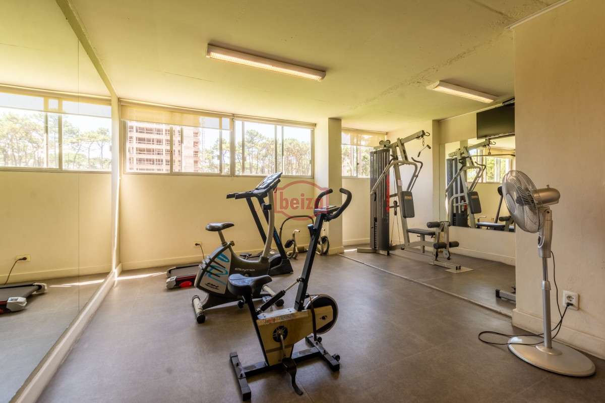 Apartamento ID.166301/Espectacular-departamento-de-1-dormitorio-recilado-en-venta-frente-al-mar - 2 dormitorios y garage Roosevelt - Punta del Este