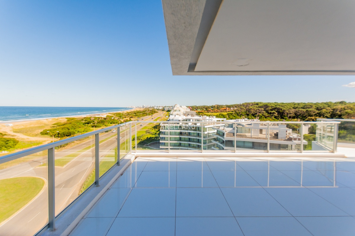 Apartamento ID.1820 - Penthouse duplex 4 dormitorios Playa Brava - Punta del Este