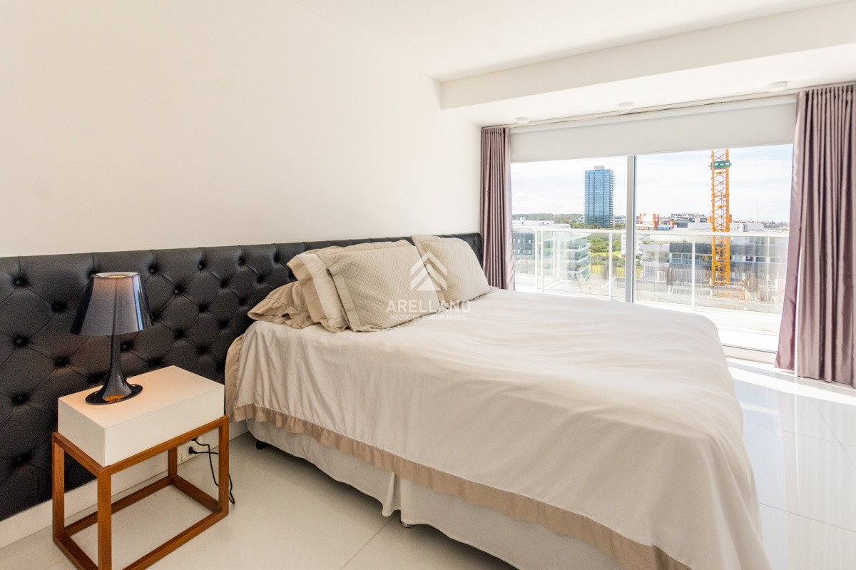 Apartamento ID.1820 - Penthouse duplex 4 dormitorios Playa Brava - Punta del Este