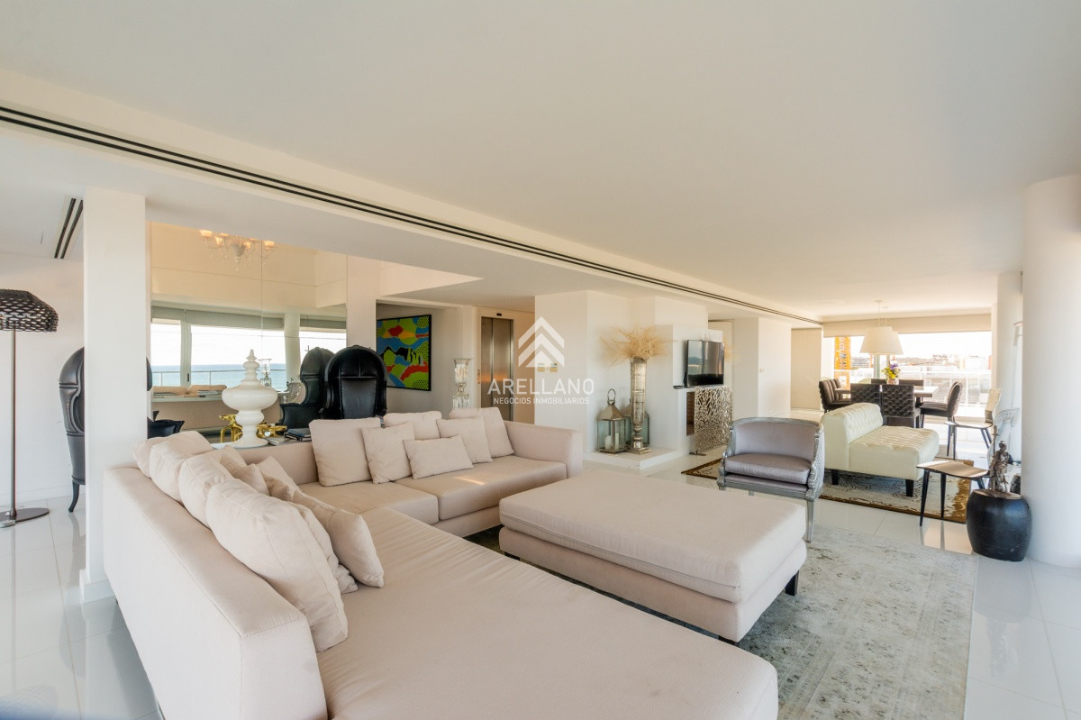 Apartamento ID.1820 - Penthouse duplex 4 dormitorios Playa Brava - Punta del Este