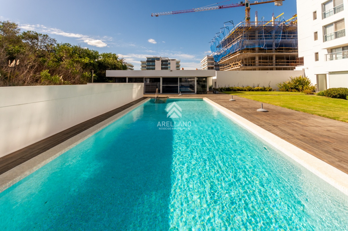 Apartamento ID.1820 - Penthouse duplex 4 dormitorios Playa Brava - Punta del Este