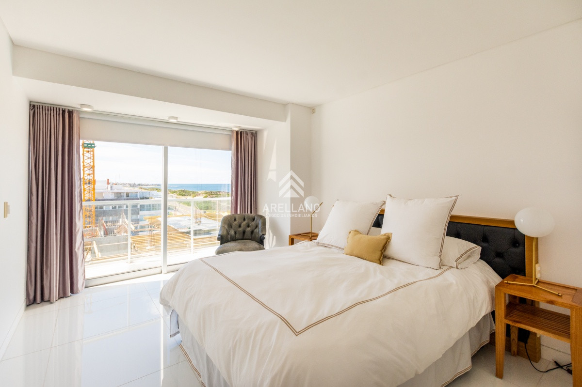 Apartamento ID.1820 - Penthouse duplex 4 dormitorios Playa Brava - Punta del Este