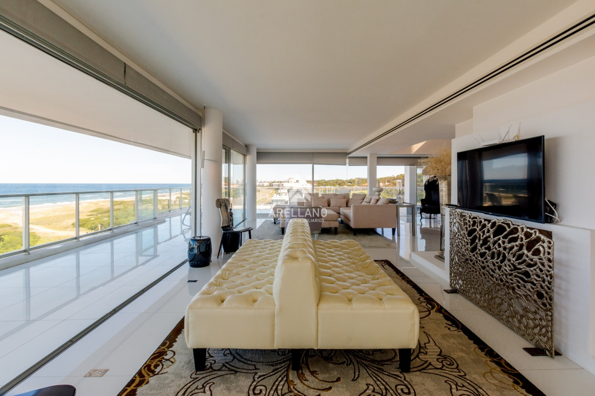 Apartamento ID.1820 - Penthouse duplex 4 dormitorios Playa Brava - Punta del Este