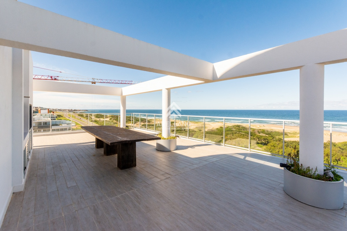 Apartamento ID.1820 - Penthouse duplex 4 dormitorios Playa Brava - Punta del Este
