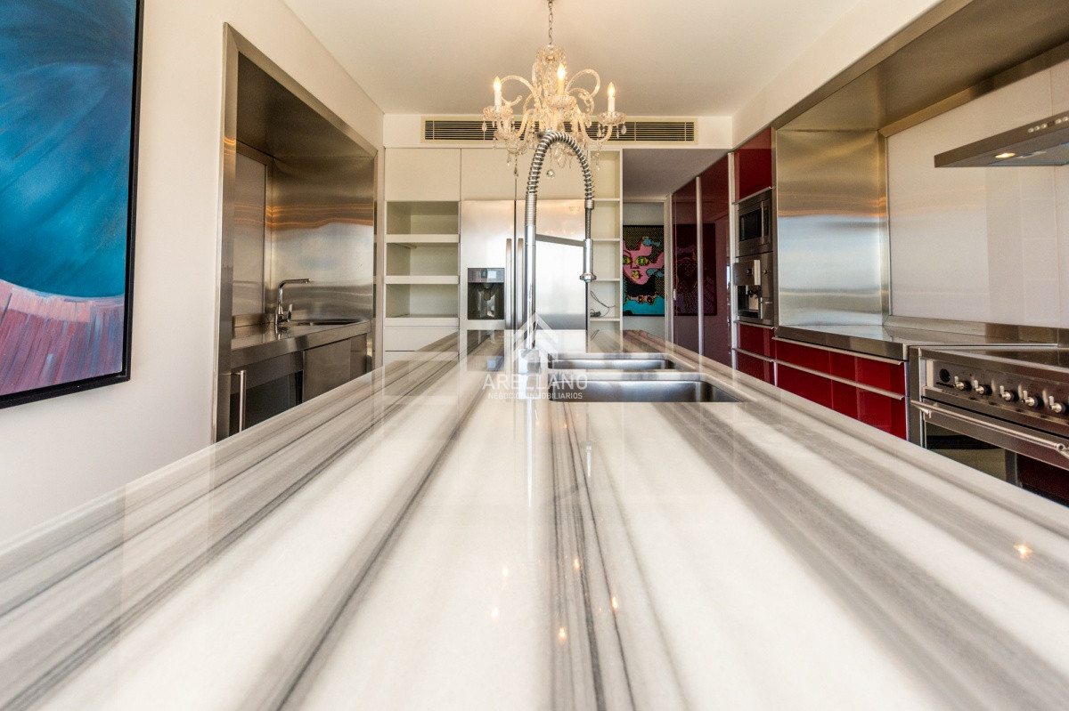 Apartamento ID.1820 - Penthouse duplex 4 dormitorios Playa Brava - Punta del Este