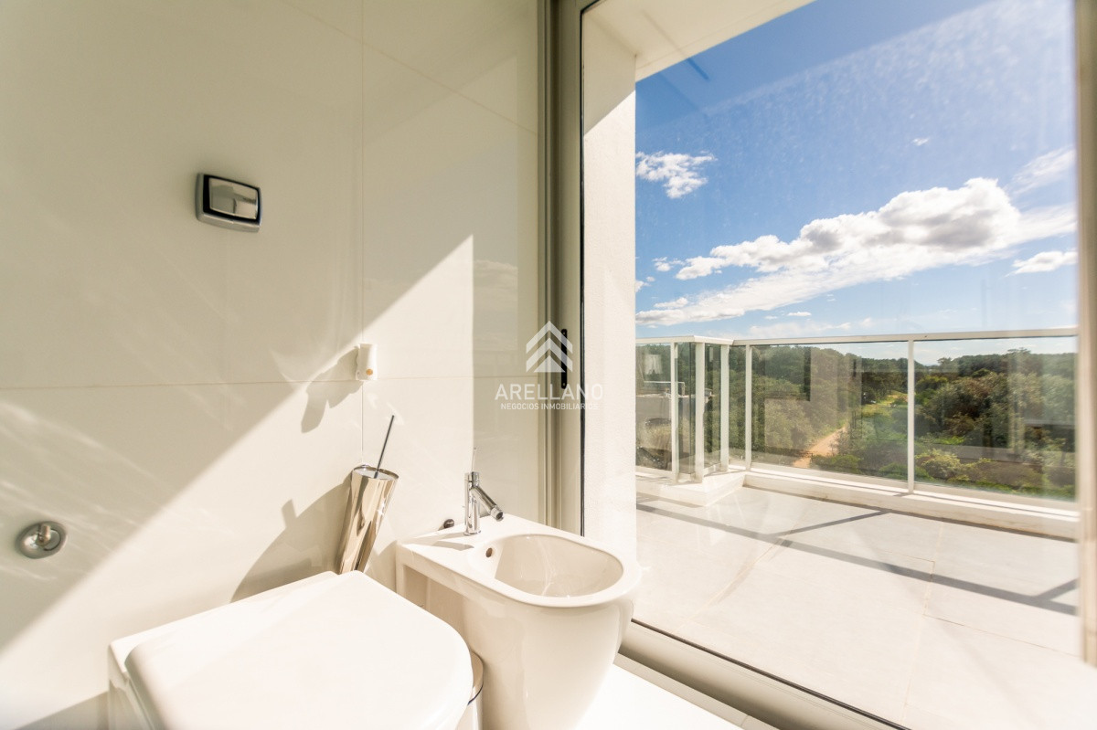 Apartamento ID.1820 - Penthouse duplex 4 dormitorios Playa Brava - Punta del Este
