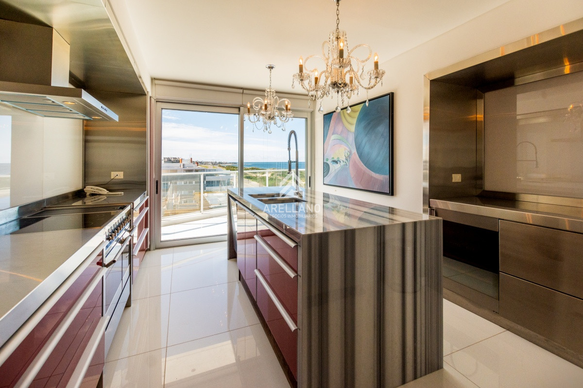 Apartamento ID.1820 - Penthouse duplex 4 dormitorios Playa Brava - Punta del Este