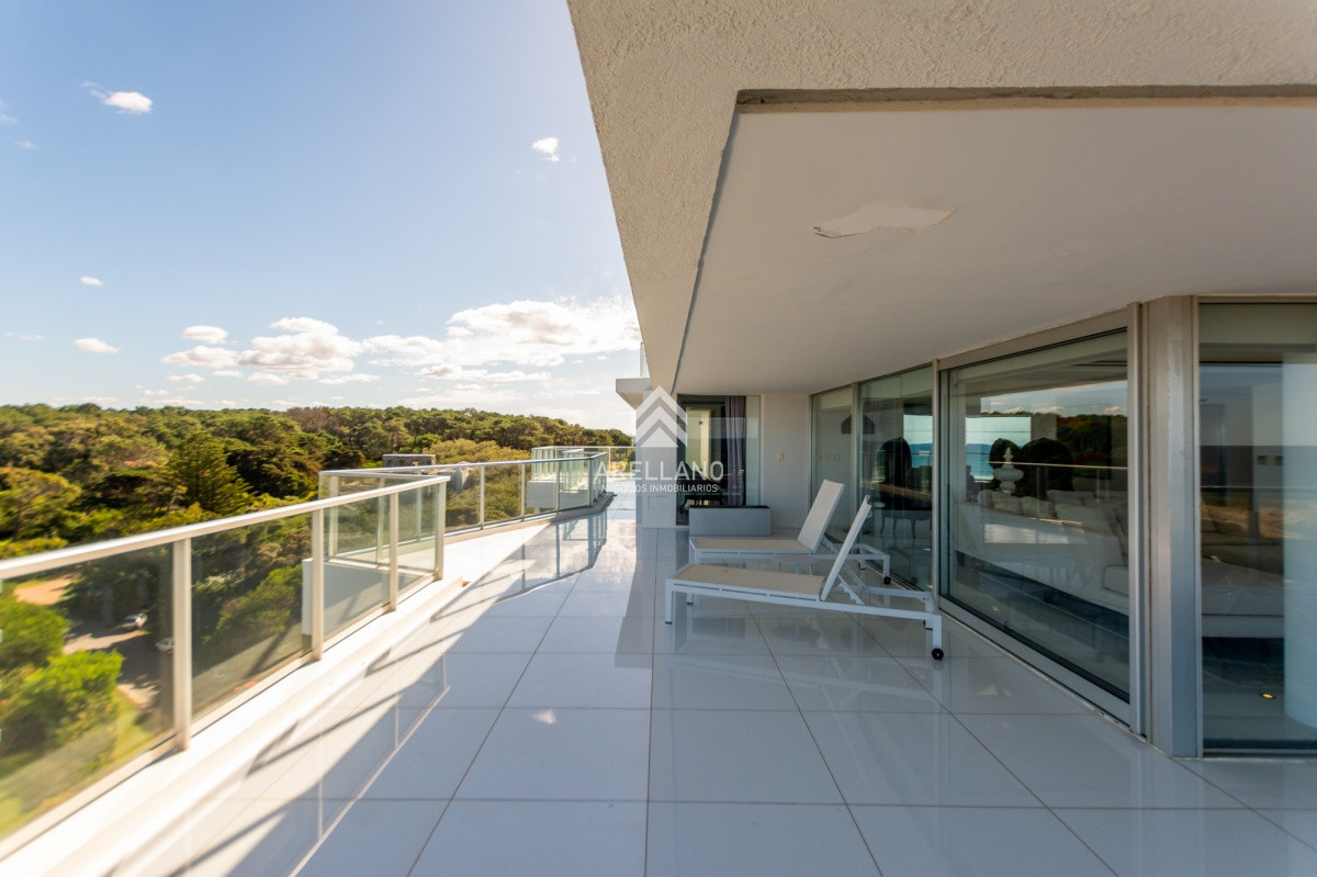 Apartamento ID.1820 - Penthouse duplex 4 dormitorios Playa Brava - Punta del Este
