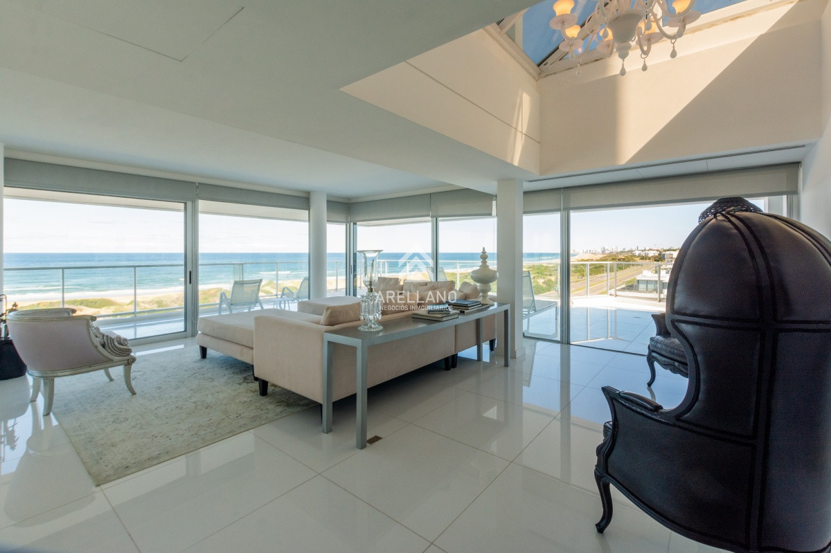 Apartamento ID.1820 - Penthouse duplex 4 dormitorios Playa Brava - Punta del Este