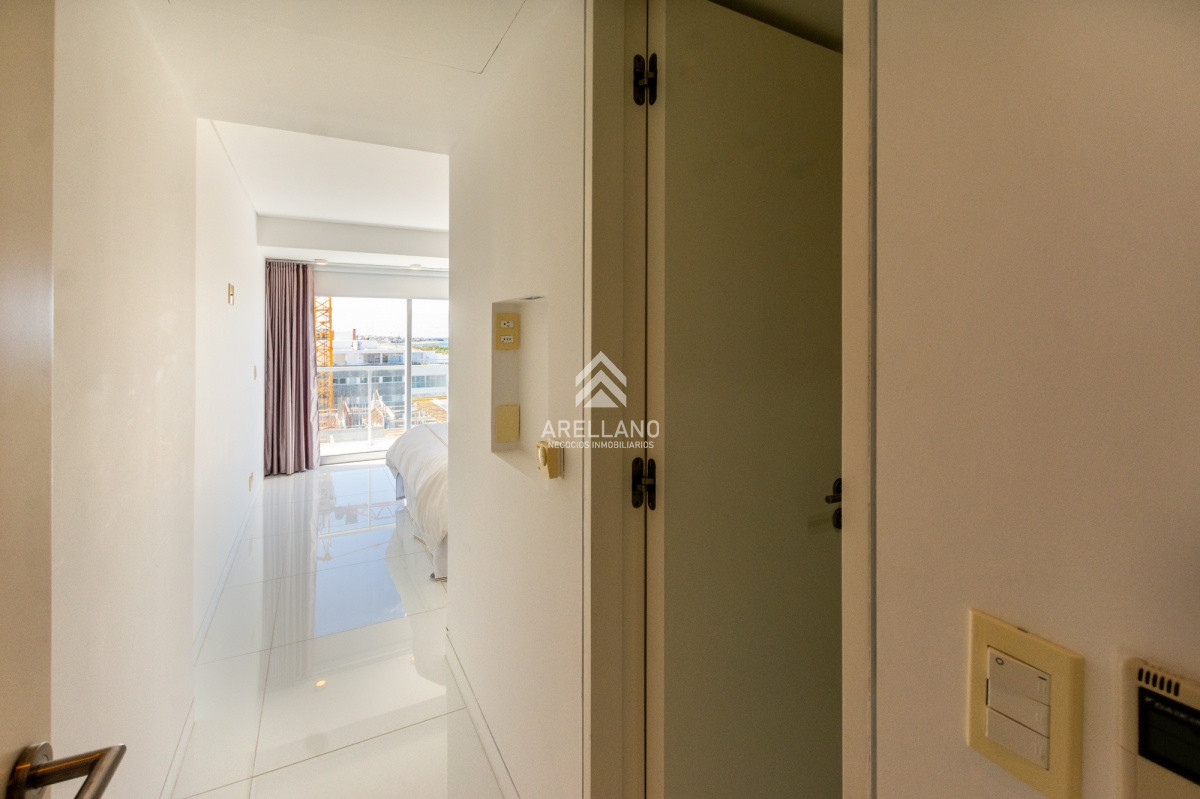 Apartamento ID.1820 - Penthouse duplex 4 dormitorios Playa Brava - Punta del Este