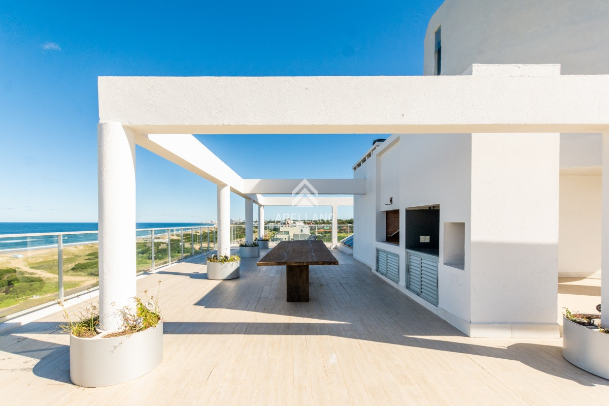 Apartamento ID.1820 - Penthouse duplex 4 dormitorios Playa Brava - Punta del Este