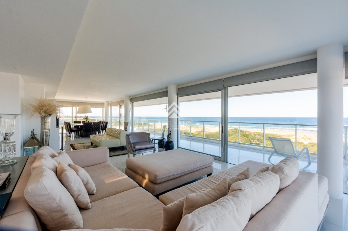 Apartamento ID.1820 - Penthouse duplex 4 dormitorios Playa Brava - Punta del Este