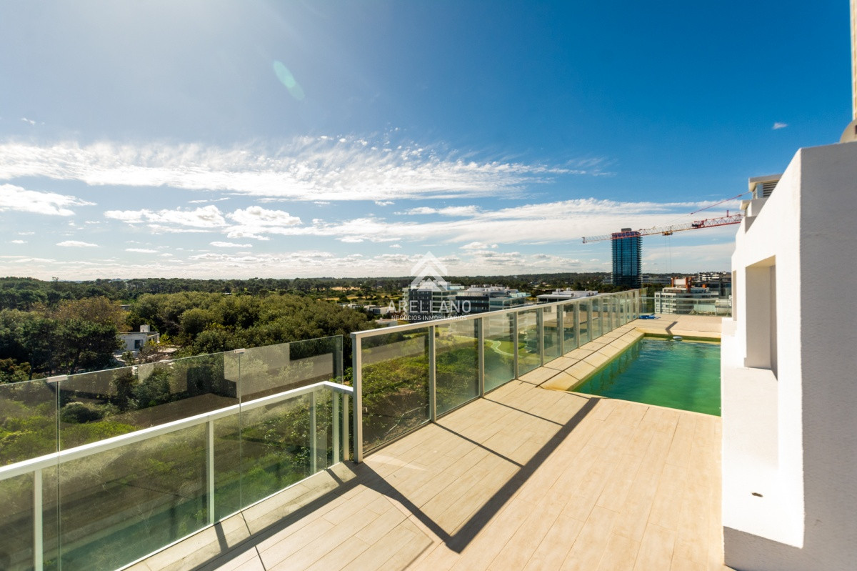Apartamento ID.1820 - Penthouse duplex 4 dormitorios Playa Brava - Punta del Este