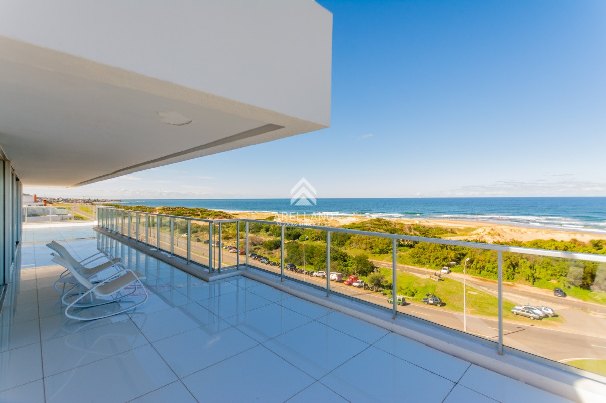 Apartamento ID.1820 - Penthouse duplex 4 dormitorios Playa Brava - Punta del Este