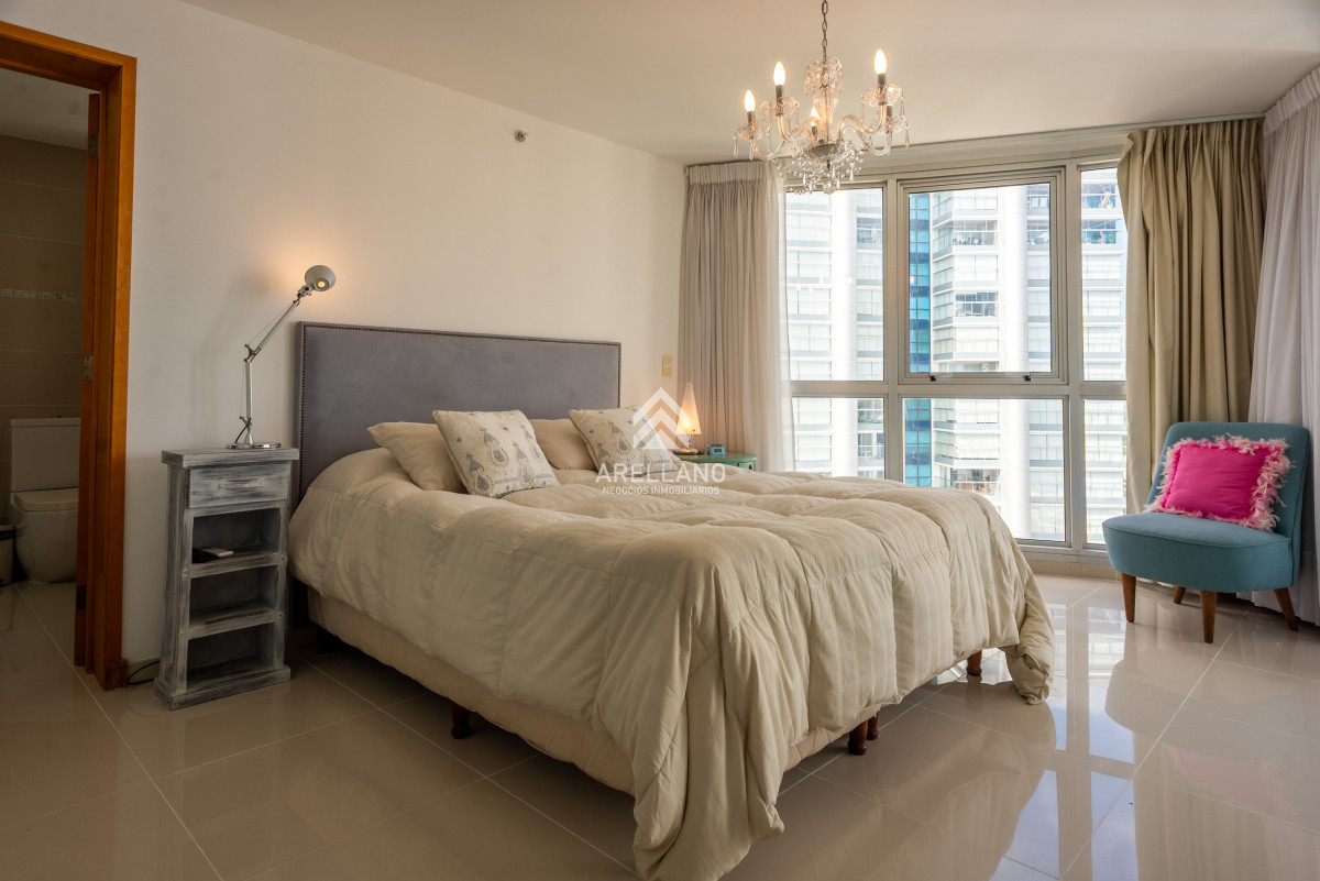 Apartamento ID.4544 - 3 y dependencia Sunrise Tower, Piso Alto, Playa Mansa