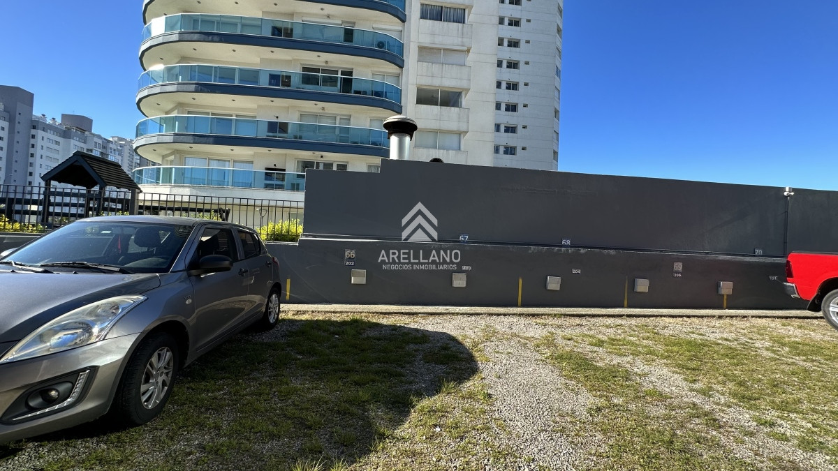 Apartamento ID.2724 - Playa Mansa 2 dormitorios y medio con cochera