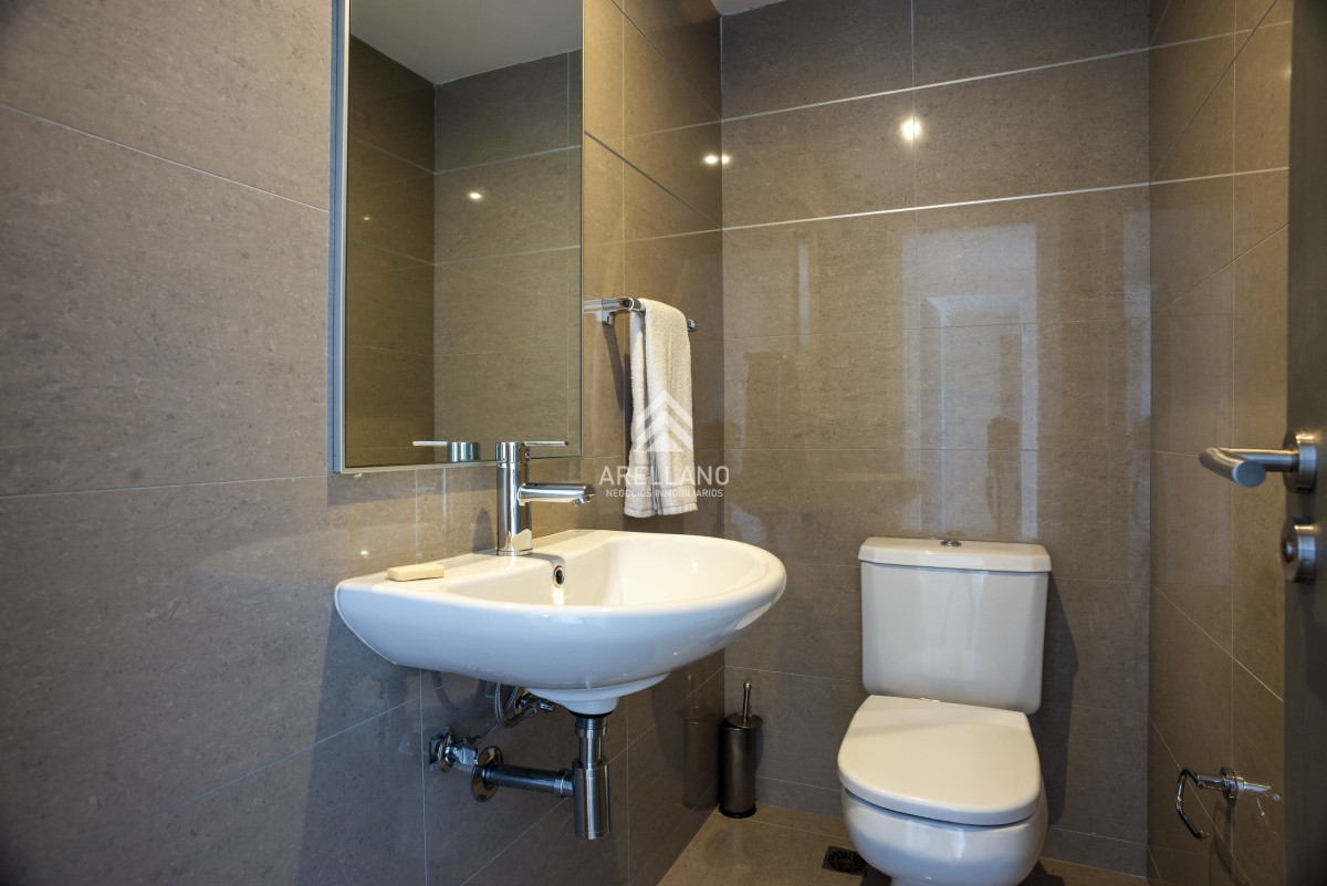 Apartamento ID.3255 - 2 DORMITORIOS PISO ALTO VISTA AL MAR PLAYA MANSA