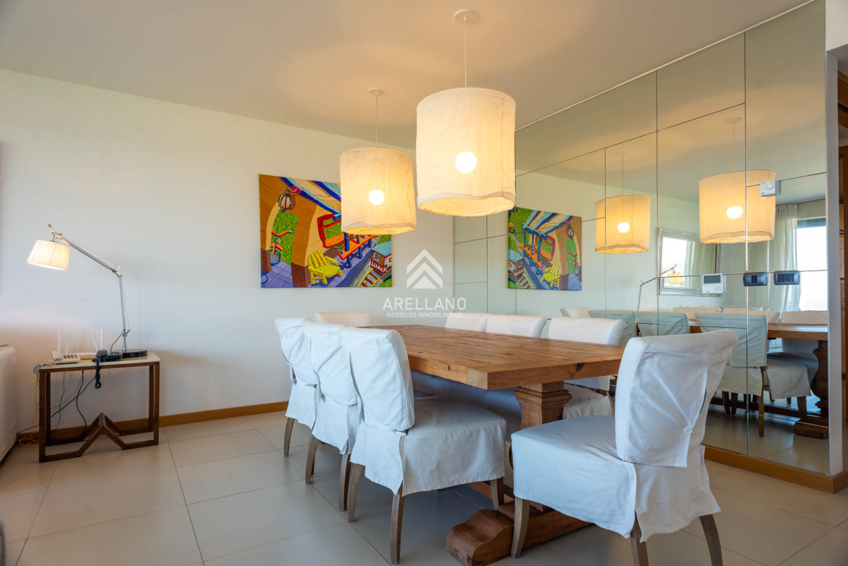 Apartamento ID.4032 - 3 DORMITORIOS Y DEPENDENCIA, Punta del este 