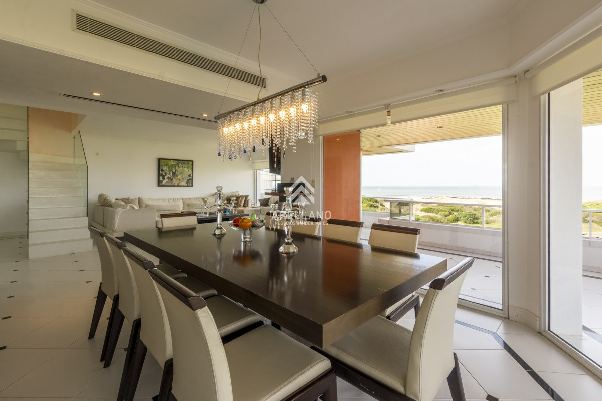 Apartamento ID.1773 - VENTA PENT-HOUSE FRENTE AL MAR 5 DORMITORIOS + LOFT