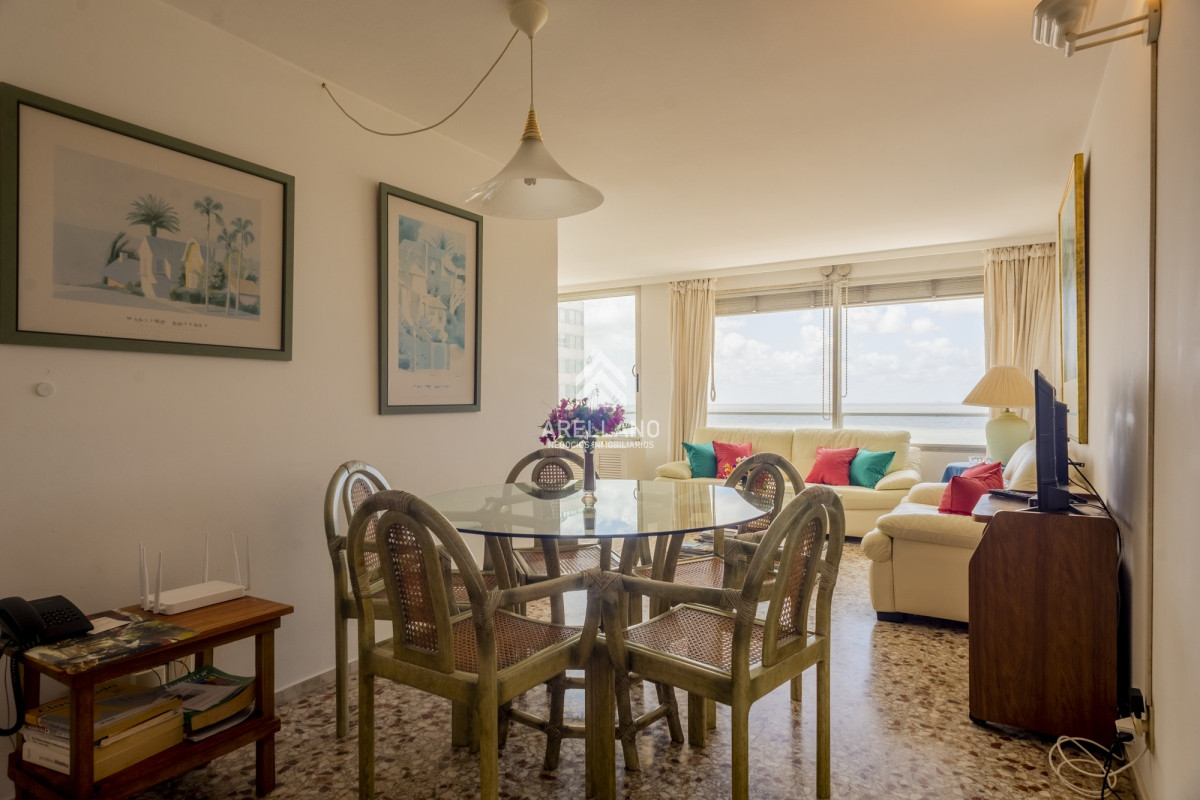 Apartamento ID.2935 - 2 dormitorios con garage en Peninsula Punta del Este