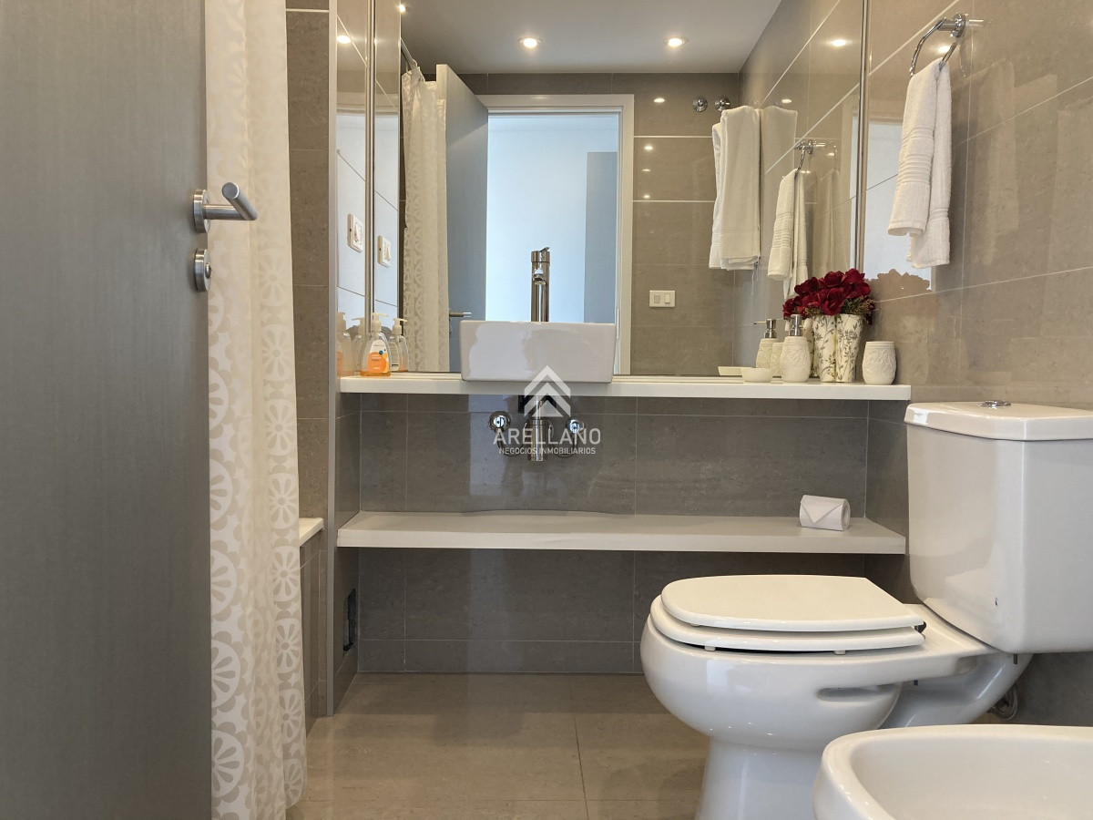 Apartamento ID.13 - 2 suites en playa mansa con garage