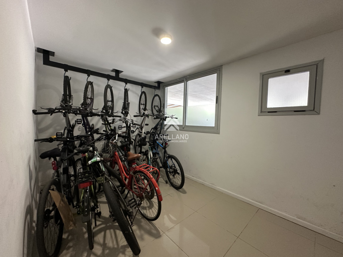 Apartamento ID.5777 - Alquiler de Verano 1 dormitorio con servicios y cochera