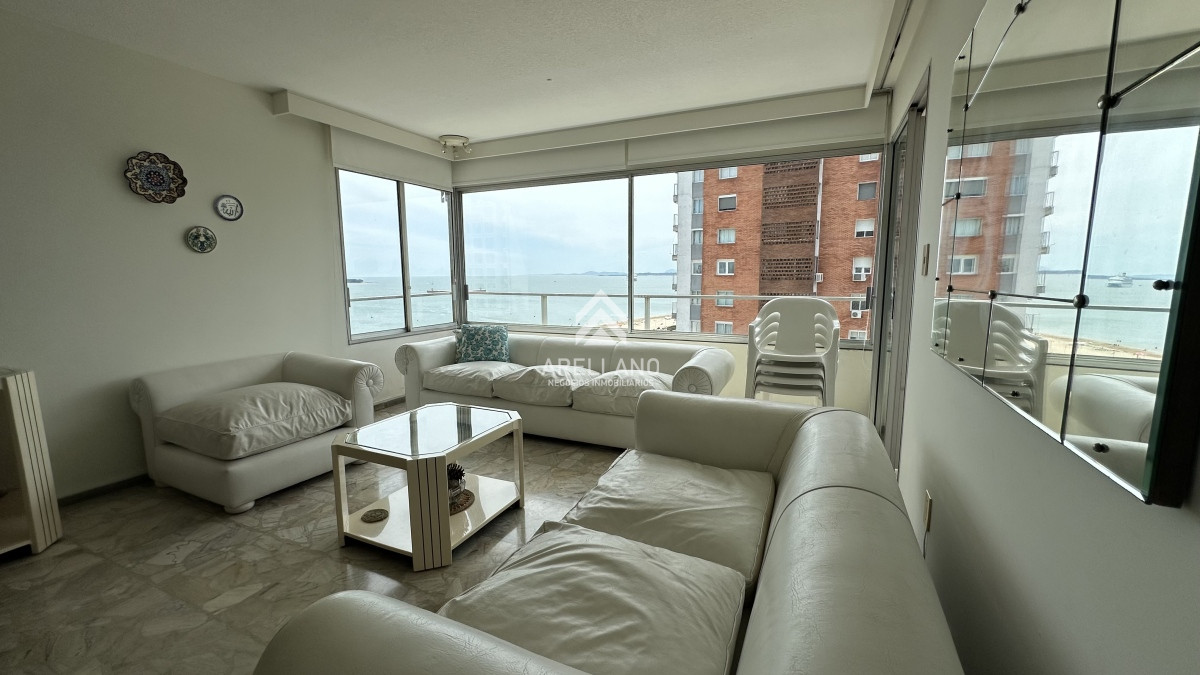 Apartamento ID.2836 - Departamento 2 dormitorios y dependencia Playa Mansa  - Punta del Este - vista al mar