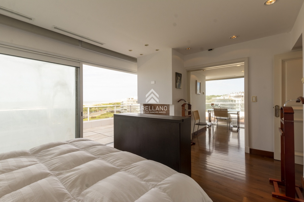 Apartamento ID.1773 - VENTA PENT-HOUSE FRENTE AL MAR 5 DORMITORIOS + LOFT