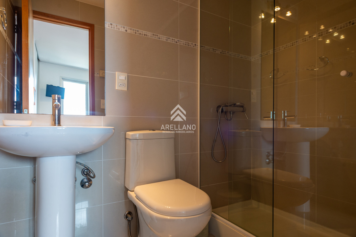 Apartamento ID.4544 - 3 y dependencia Sunrise Tower, Piso Alto, Playa Mansa