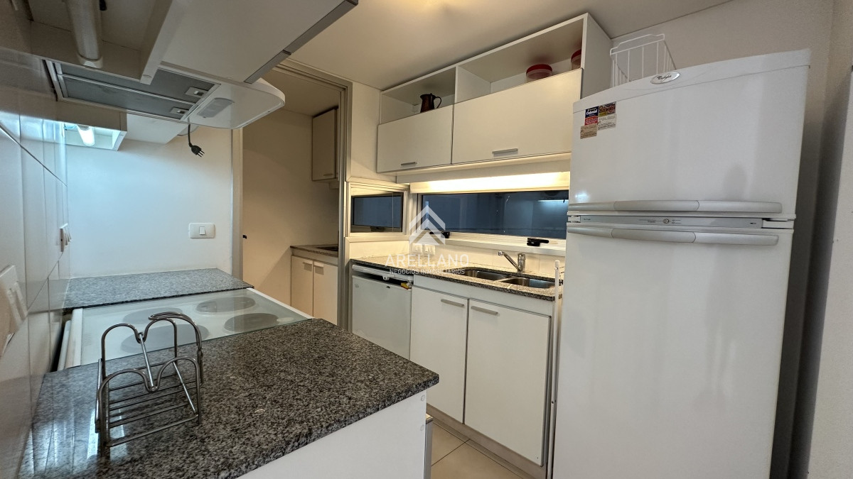 Apartamento ID.2724 - Playa Mansa 2 dormitorios y medio con cochera