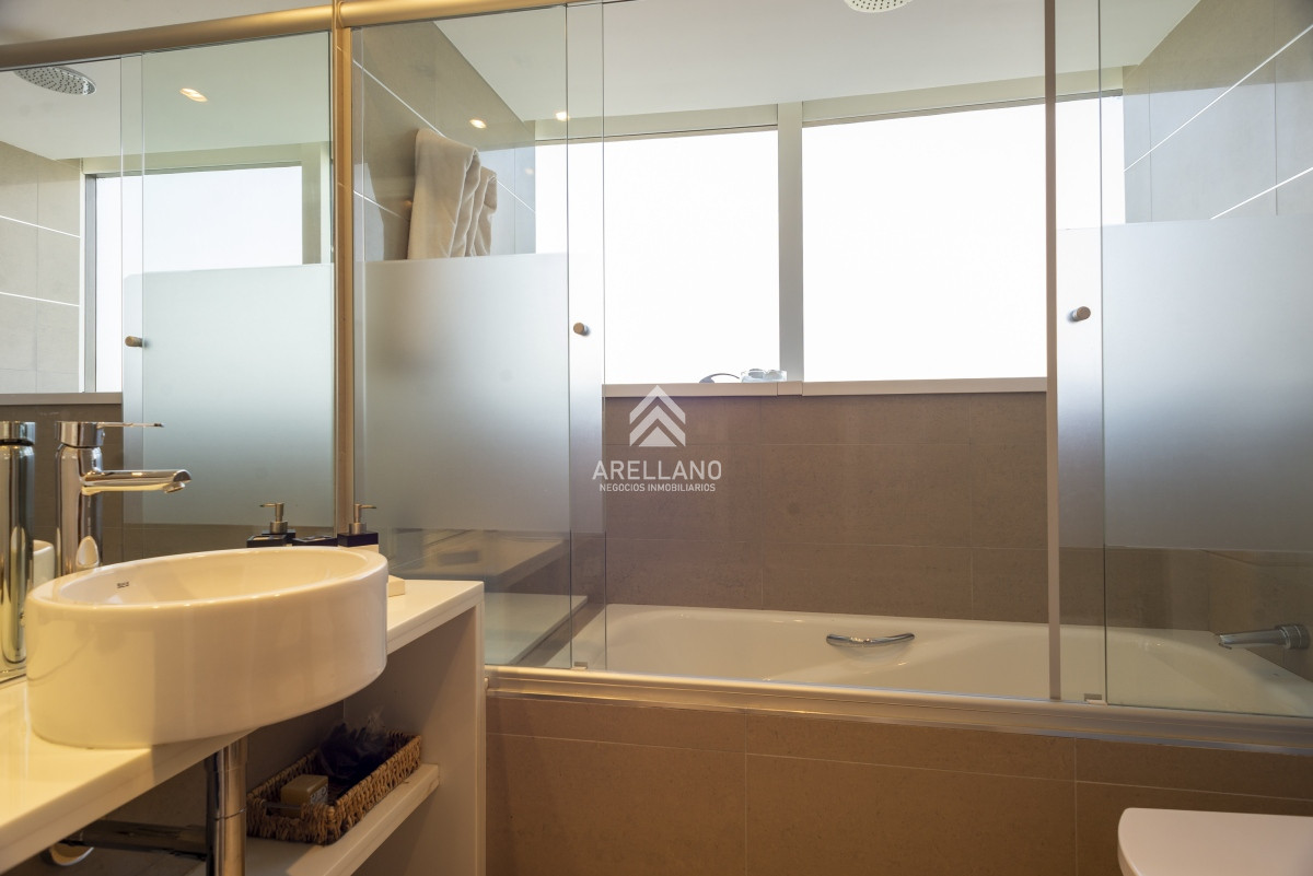 Apartamento ID.3216 - 1 dormitorio, playa mansa con garage - Alexander Collection