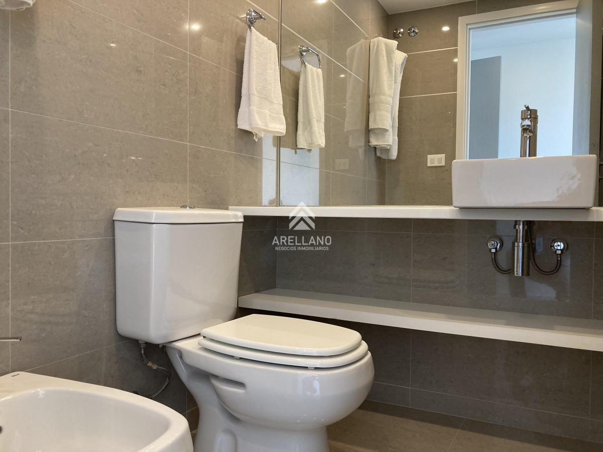 Apartamento ID.13 - 2 suites en playa mansa con garage