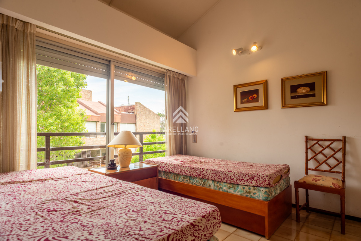 Apartamento ID.1385 - 3 dormitorios playa mansa cerca del mar