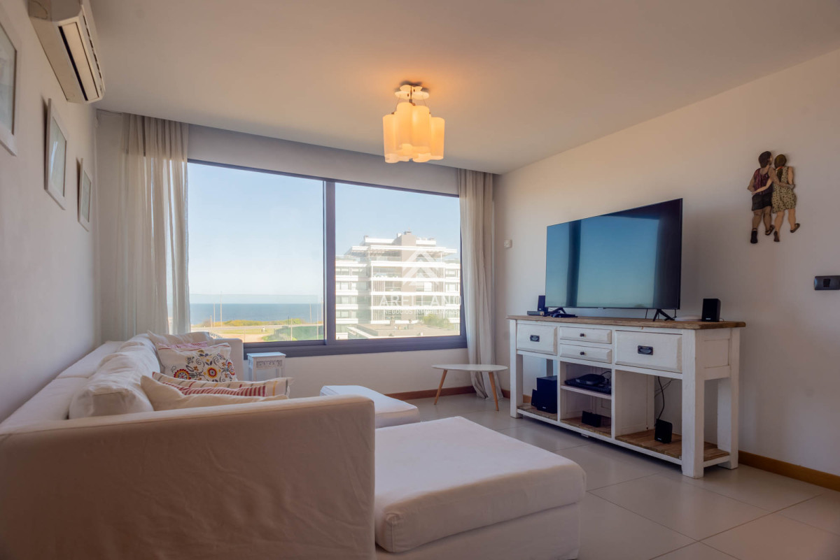 Apartamento ID.4032 - 3 DORMITORIOS Y DEPENDENCIA, Punta del este 