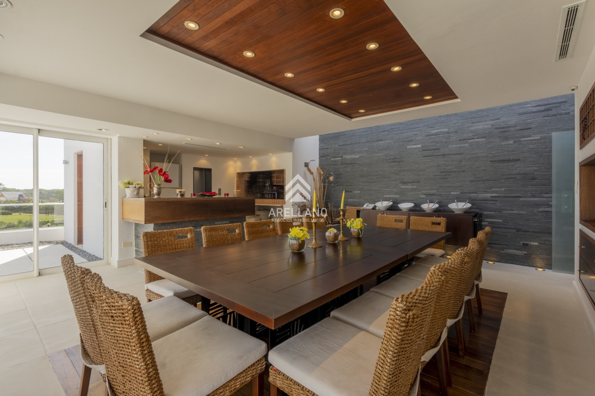 Apartamento ID.1773 - VENTA PENT-HOUSE FRENTE AL MAR 5 DORMITORIOS + LOFT